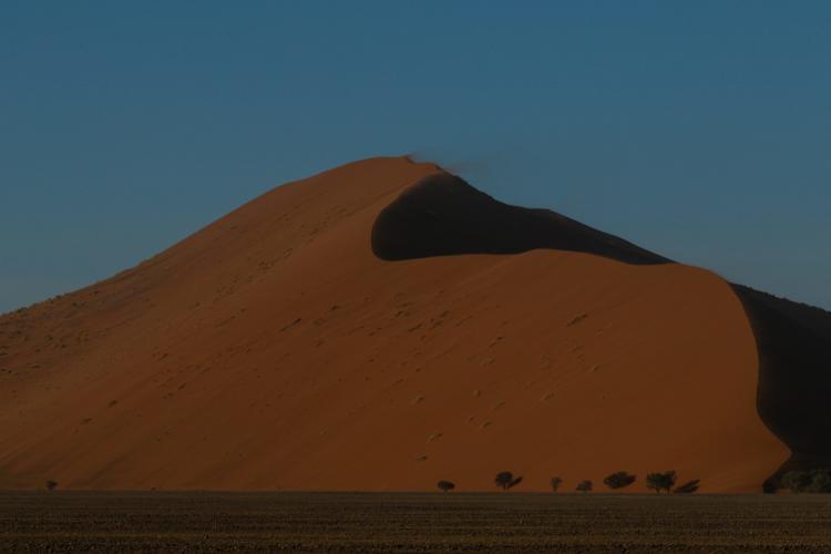 Volunteers climb Big Daddy Sossusvlei desert bank