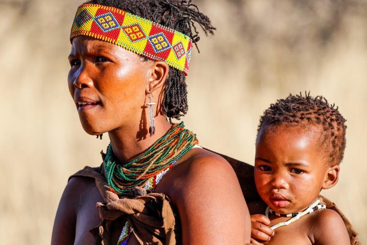 San bushmen mother and child in Namibia