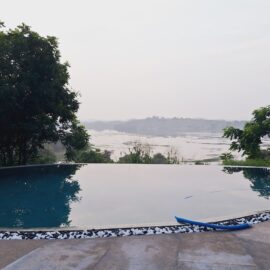 infinity pool for volunteers in Sri Lanka elephant project