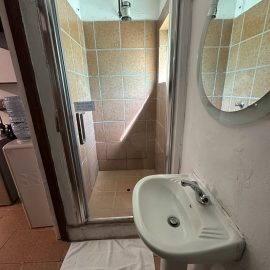 Volunteer Shower Seychelles