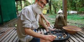 Volunteer with mushrooms