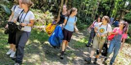 Volunteers ready for browsing