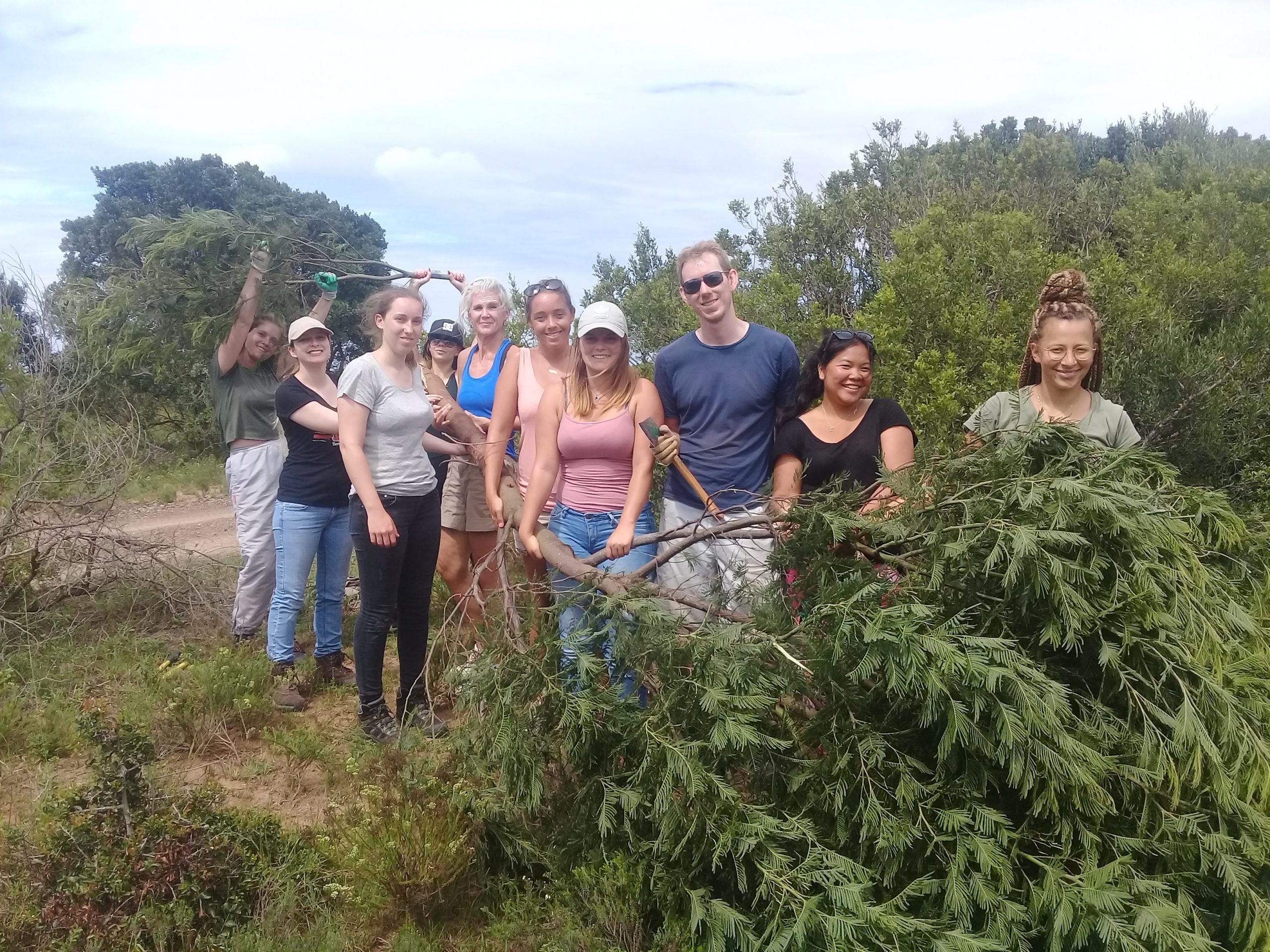Volunteers working at Kariega Big Five Game reserve