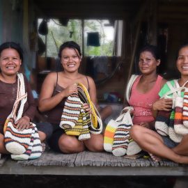 women knitting peru