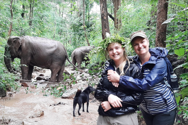 volunteering with elephants in Thailand, family volunteering